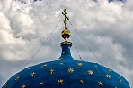 Синие купола со звездами венчают храмы посвященные Богородице
