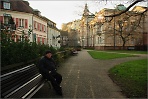 Типичный пенсионер отдыхающий на скамейке в Баден-Бадене...