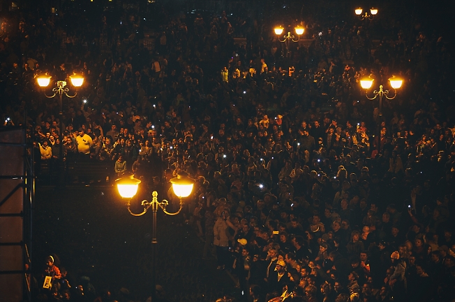 май 2015, во время выступление Дениса Майданова на Советской площади