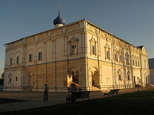 10-Данилов монастырь. Трапезная палата с Похвалинской церковью.