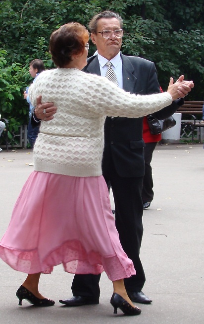 Танцы в Сокольниках.