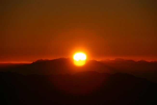 Встреча солнца на вершине Синая.