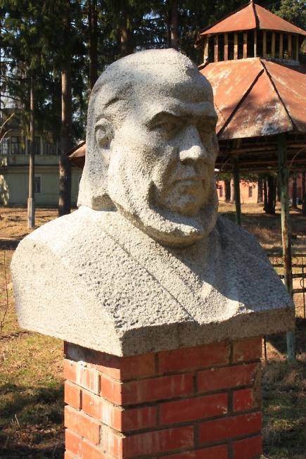 С.Т.Аксаков, памятник в усадьбе Абрамцево
