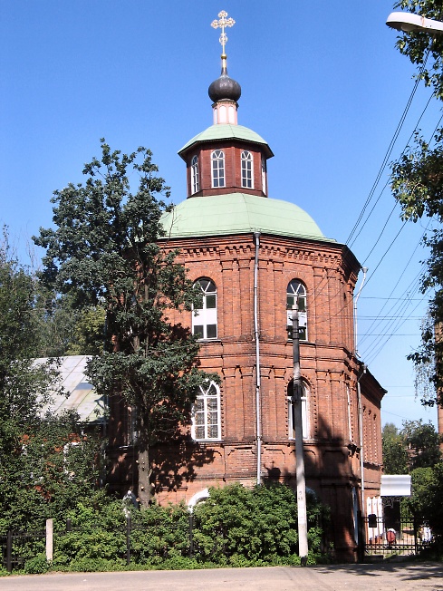 Церковь Архангела Михаила (июль 2007)