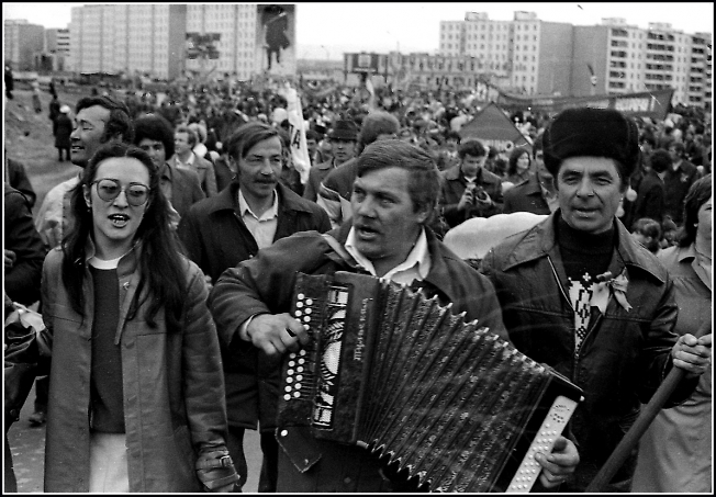 На Первомайской демонстрации, середина 80-х.