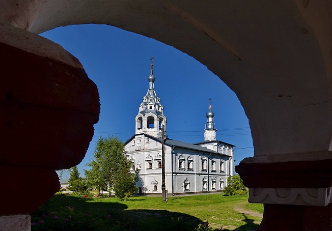 Введенская церковь  Николо-Улейминского монастыря