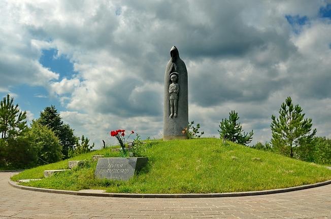 Памятник прп. Сергию в Радонеже