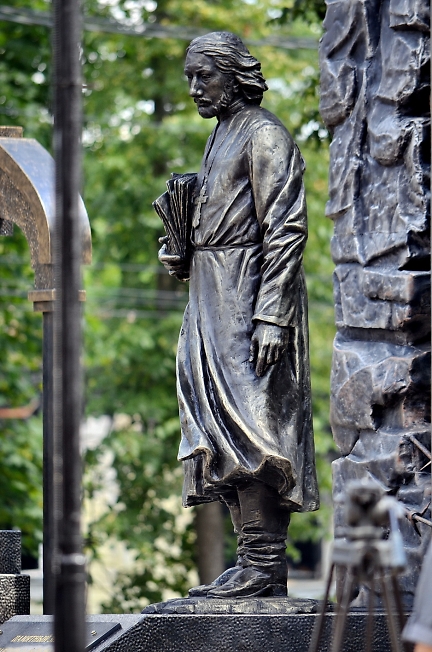 Памятник священнику Павлу Флоренскому
