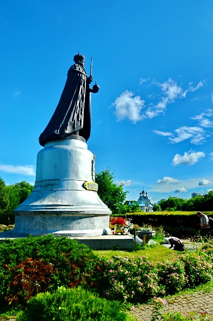 Памятник в Тайнинском