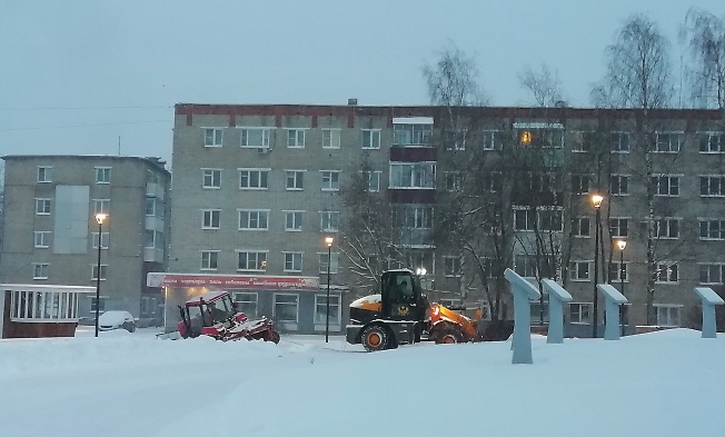Трактор в кювете застрял, последствия первого снегопада! 