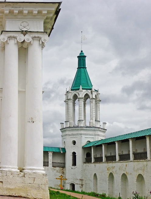 Угловая башня Спасо-Яковлевского монастыря_начало 19 века
