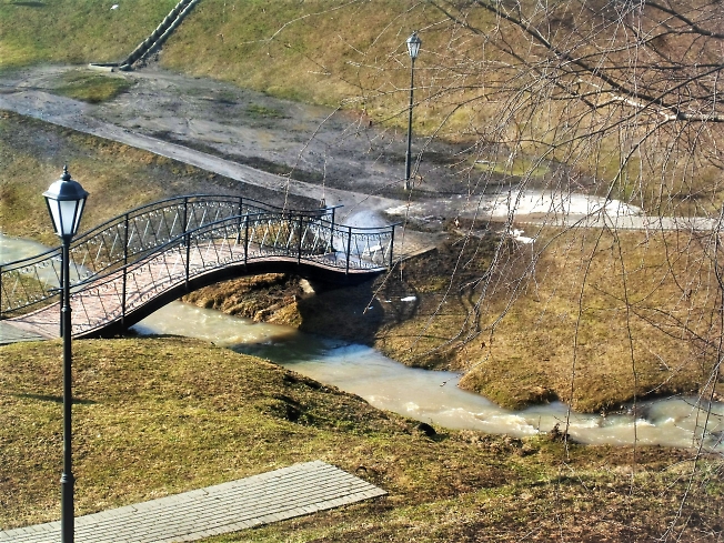  Весенний мостик