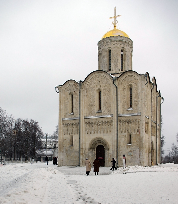Владимирский Дмитриевский собор зимой